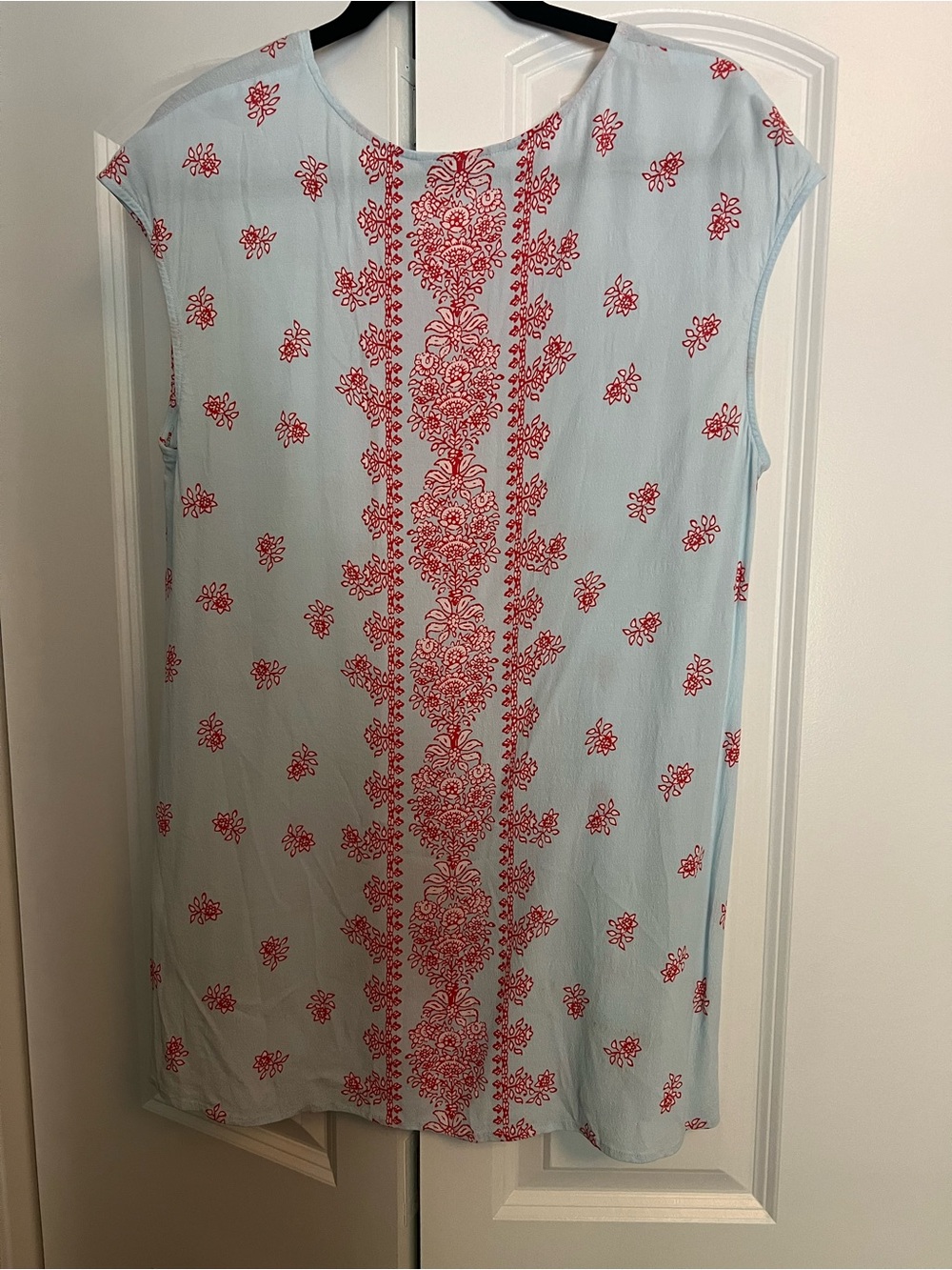CAbi #855 Large Serene Tunic St Barts Light Blue Embroidered Sleeveless Top